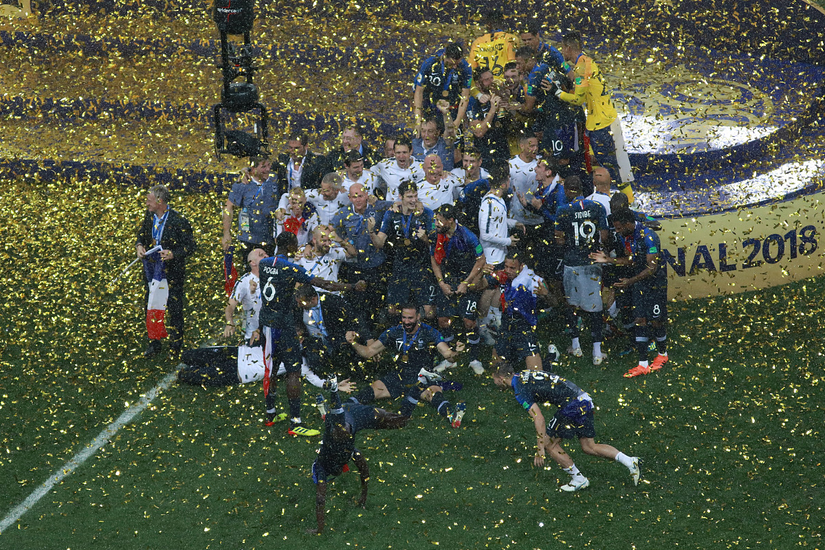 开元棋牌出色发挥首场状态出色，西班牙队观众沸腾！，塔图姆重返赛场气势如虹延续的简单介绍