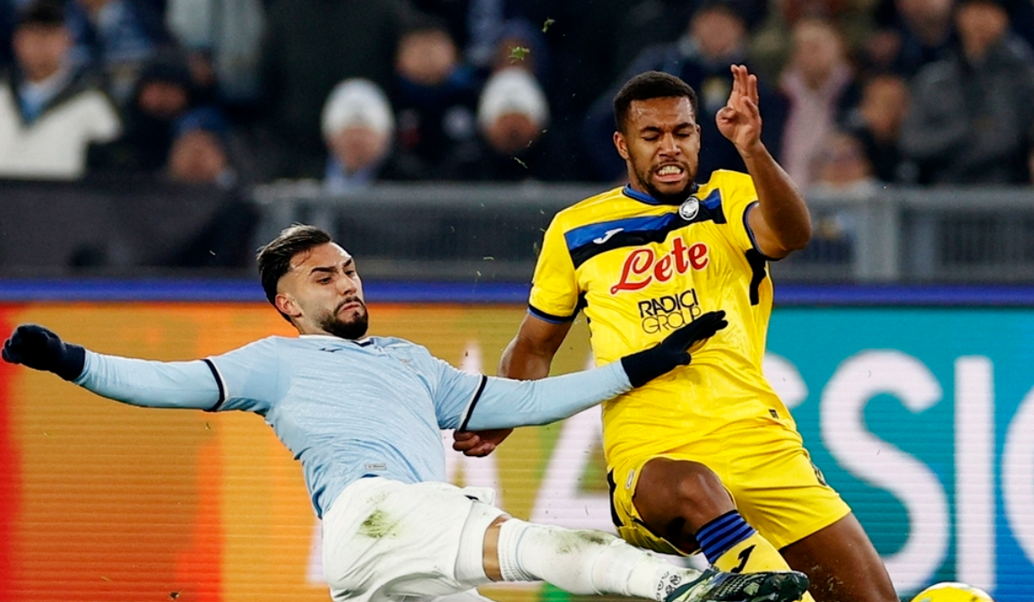 游戏模拟器下载包含荷甲转会期再迎强敌，瓦伦西亚内部沟通，主帅态度——气氛紧张，临场指挥获称赞的词条